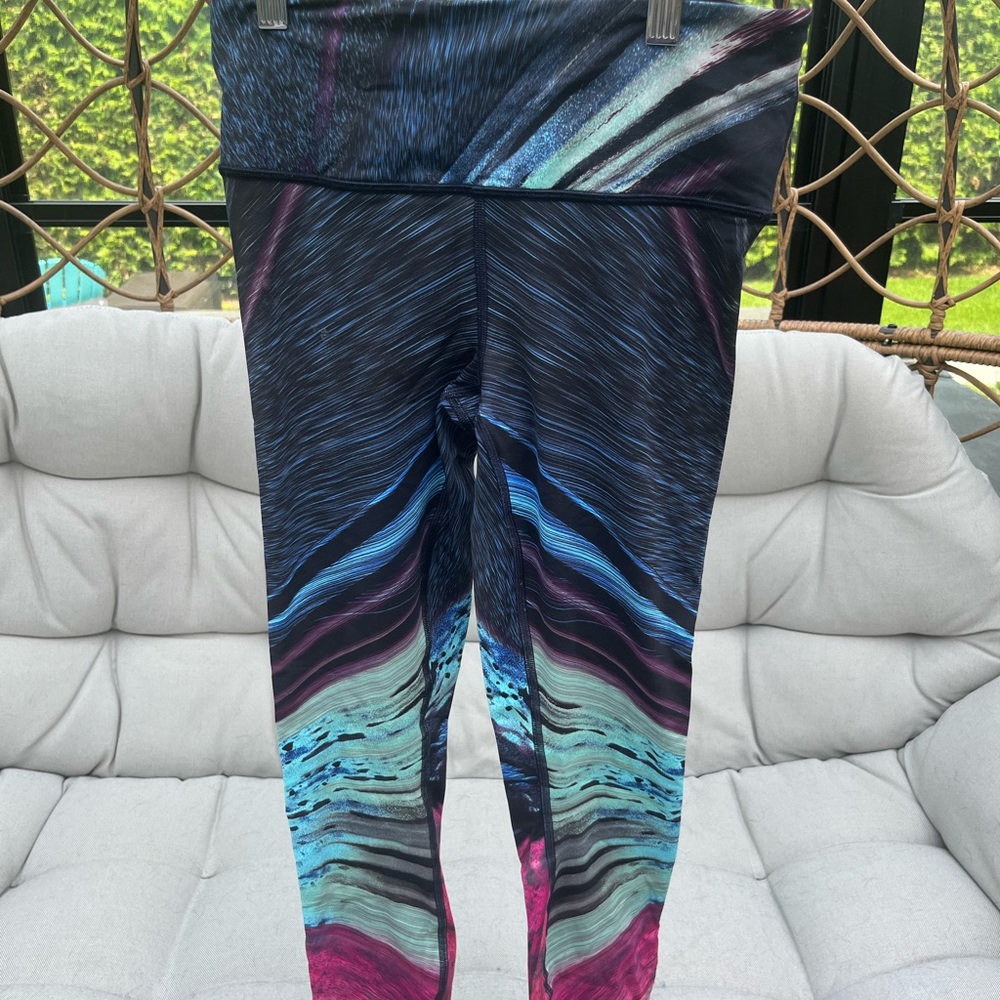 Lululemon size 6 mid rise tights